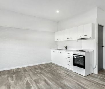 Stylish Modern One-Bedroom Apartment - Photo 3