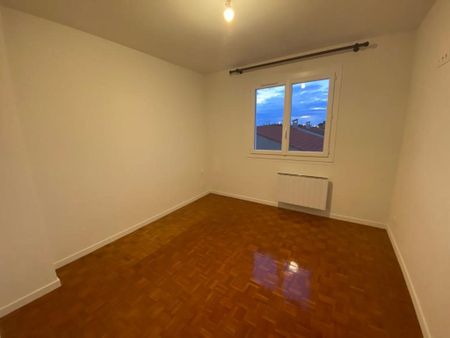 Location Appartement 4 pièces 97m² MONTAUBAN 82000 - Photo 4