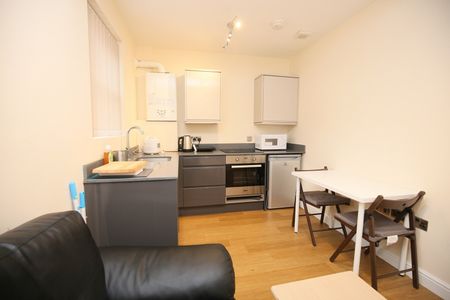 1 Bed Flat, Queen Victoria Road, CV1 - Photo 3