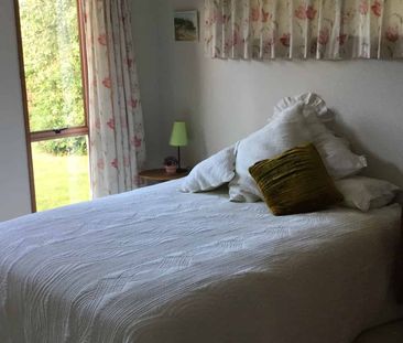 Private Back‑Section Home Close to Town - Photo 2