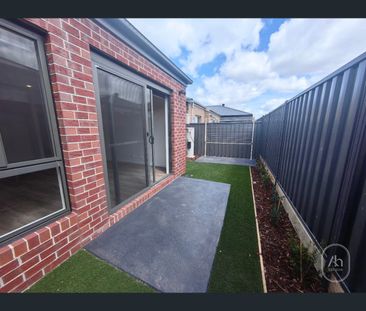 13 Taggiasca Drive, Wollert, Vic 3750 - Photo 3