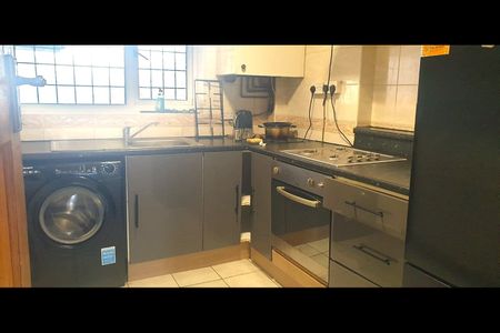 4 Bed Semi-Detached House, Tenby Avenue, HA3 - Photo 4