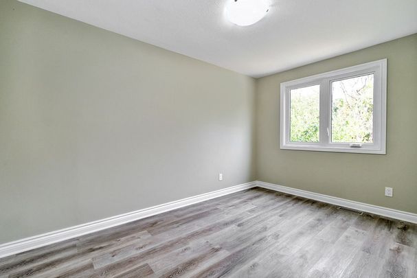 For Lease - 397 Phoenix Crescent, Orleans - Cumberland and Area, Ontario - Photo 1