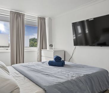 1 Bed Flat, Justin Close, TW8 - Photo 6