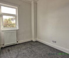 2 BEDROOM House - Mid Terrace - Photo 2