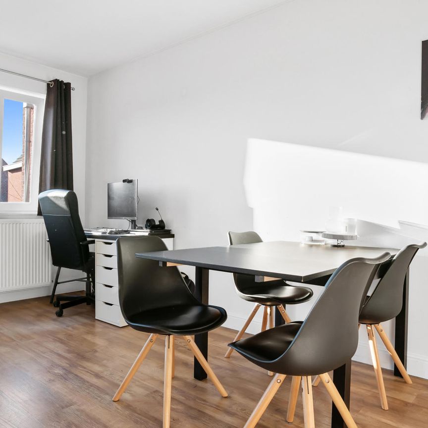 Appartement met 1 slaapkamer en terras - Photo 1