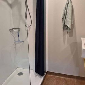 Huge fully furnished Whitaker studio. - Photo 2