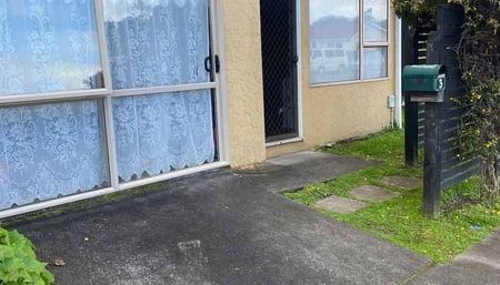 Spacious 4BR Whanganui Haven - Photo 5