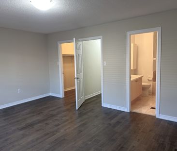 For Lease - 23 Heritage Hollow Estate Street, Richmond Hill, Ontario - Photo 2