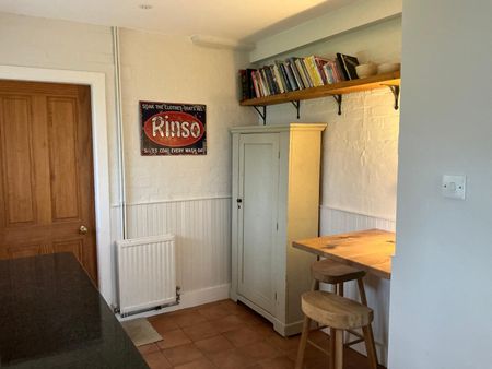 Three Double Bedroom Cottage to Rent in Mayfield - Photo 4