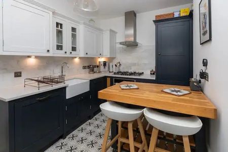 1 Bed Flat, Rotherwood Road, SW15 - Photo 2