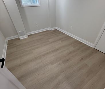 For Lease - 10 Trellanock Road, Brampton, Ontario - Photo 4