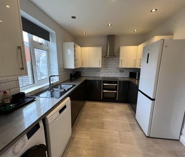 3 bedroom terraced house to rent - Photo 6