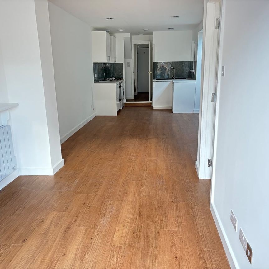 2 Bed Flat, Very Near Acton Town Hall Residentia, W3 - Photo 1