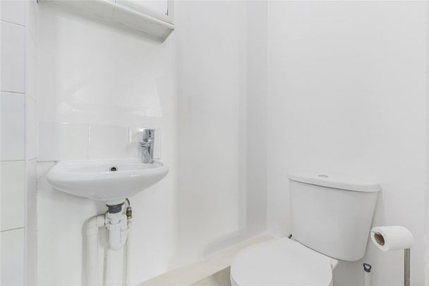 Coldharbour Lane, London, SW9 - Photo 1