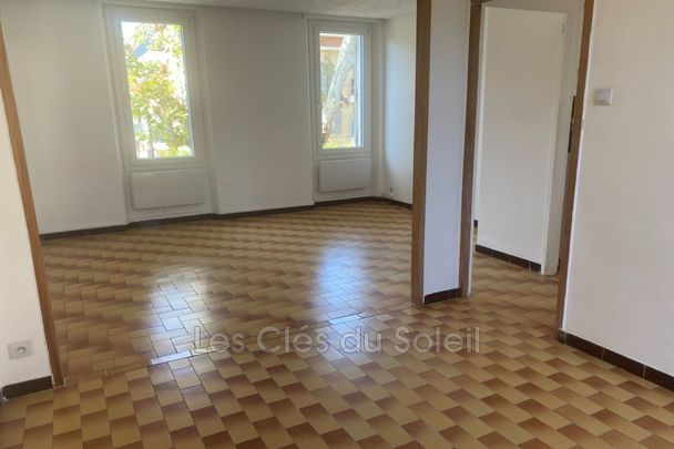 Location Appartement 2 pièces 45m² LA SEYNE SUR MER 83500 - Photo 1