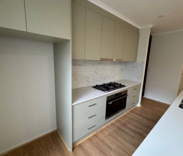 Brand-New Family Home in Riverlea Park - Photo 3