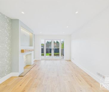 3 bedroom semi-detached bungalow to rent - Photo 2