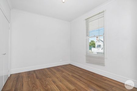 PERFECT LOCATION - Photo 4