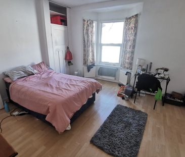 5 Bed Semi-Detached House, Upper Lewes Road, BN2 - Photo 4