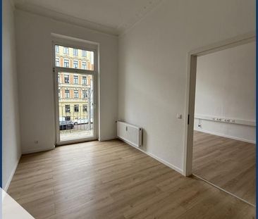 Stilvolle 4-Raum Wohnung mit Balkon, neuer EBK und Sanierten Bad in... - Photo 1