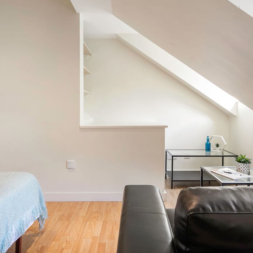 40 HYDE TERRACE Leeds - LS2 9LN - Photo 1