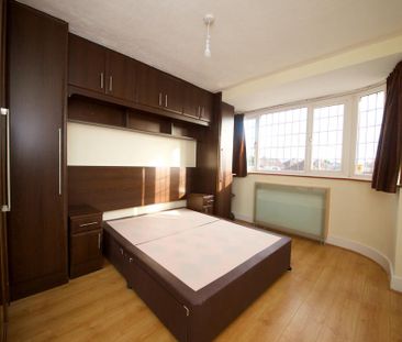 4 bedroom semi-detached house to rent - Photo 5