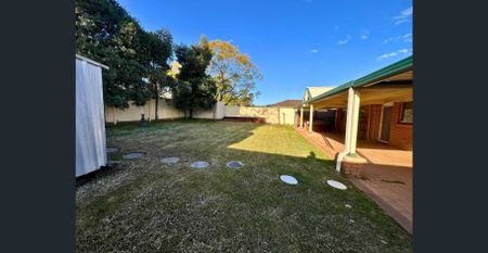 Well-Maintained Family Home with Outdoor Entertaining - Photo 3