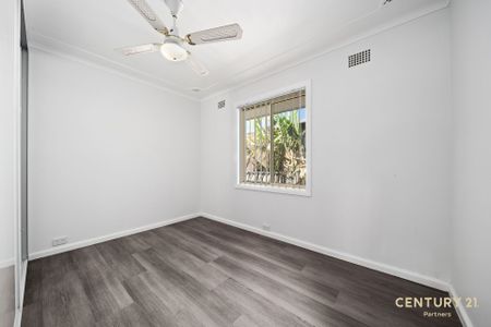 Comfortable Family Living in a Convenient Location - Photo 4