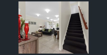 Bright, Modern & Ideally Located - Your Perfect Capalaba Home - Photo 3