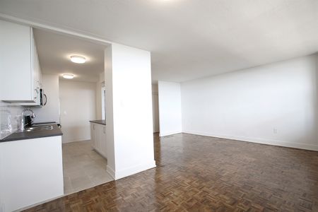 Eglinton Residences - Photo 2