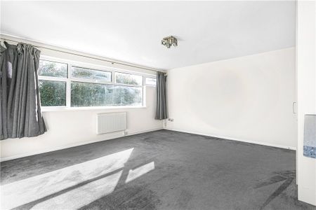 New Court, Addlestone, Surrey, KT15 2EE - Photo 2