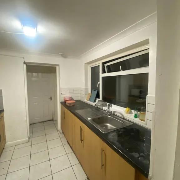 4 Bed Terraced House, Bridge Road, E15 - Photo 1