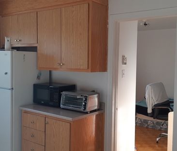 Grand 4 1/2 Au 3e étage Avec Balcon - Photo 2