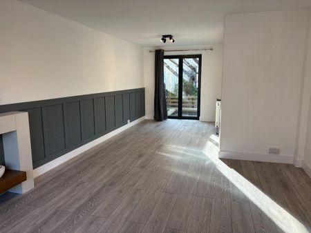 3 bedroom detached house to rent - Photo 2