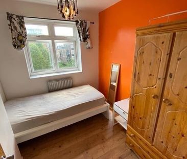 Room in a Shared House, Ellsworth Street, E2 - Photo 2