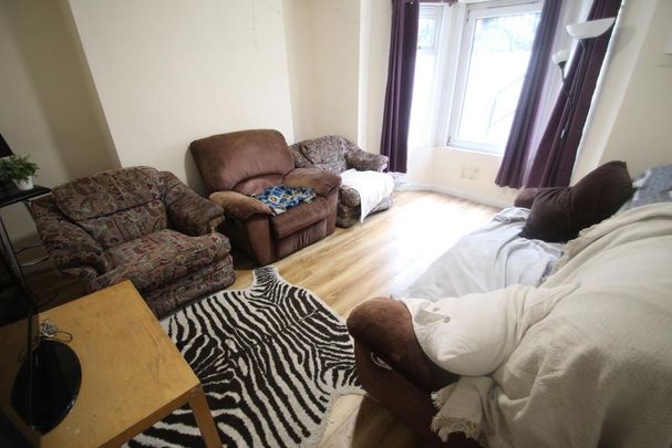 6 bedroom semi-detached house to rent - Photo 1