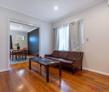Modern three-bedroom home! - Photo 2