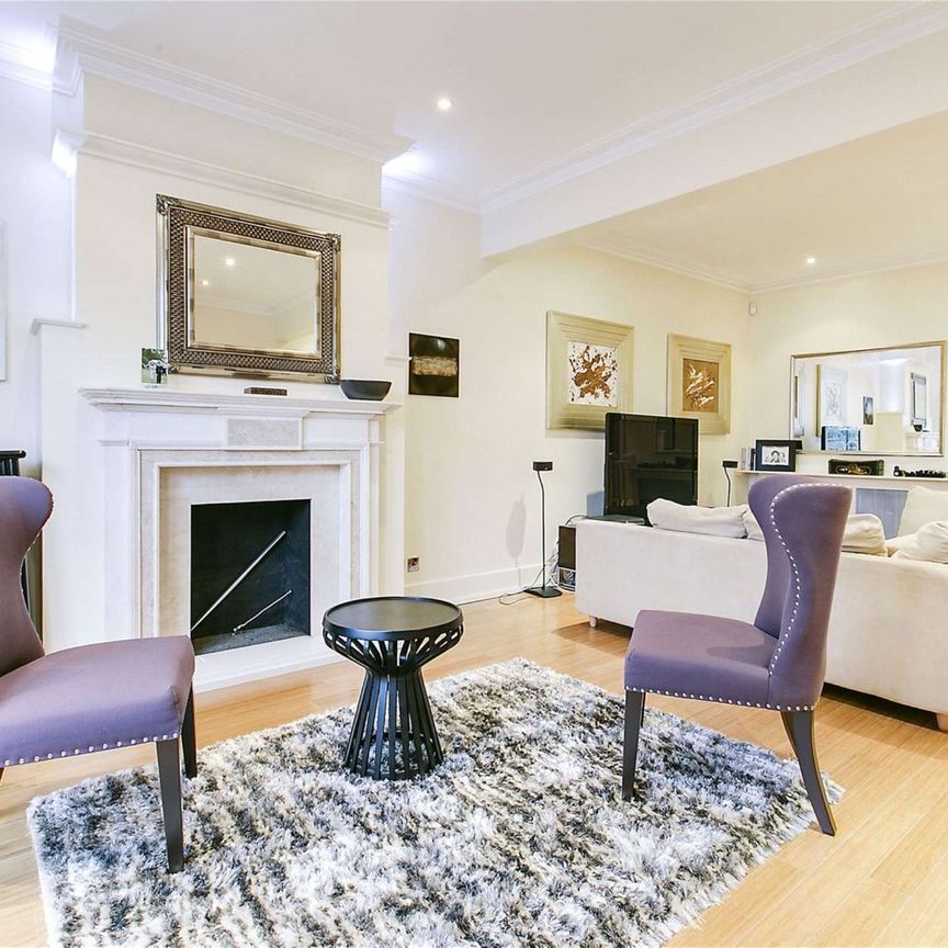A fantastic end of terrace house in the Alphabet Streets. - Photo 1