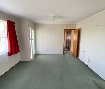 ALASTAIR AVENUE - Photo 4