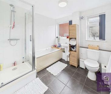 Cameron Close, Whetstone, N20 - Photo 1