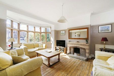 4 bedroom semi-detached house to rent - Photo 3
