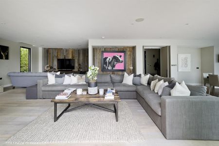 4 bedroom flat to rent - Photo 3