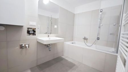 KLIMATISIERTE, SANIERTE 2-ZIMMER DG WOHNUNG - Photo 3