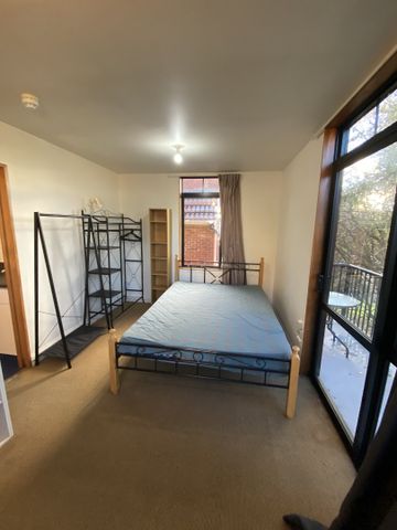 Boarding house room - Photo 5