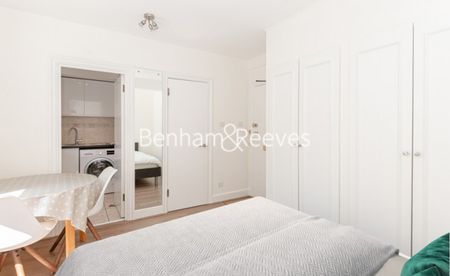 Studio flat to rent in Chelsea Cloisters, Sloane Avenue SW3 - Photo 2