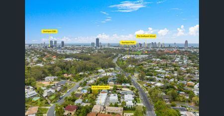 Modern Three-Bedroom Townhouse in Gated, Secure and Central Location - Photo 5