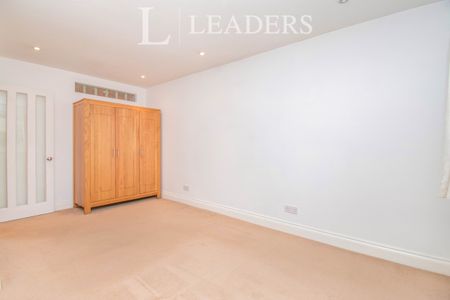 1 bedroom apartment to rent Marine Parade, Lowestoft, Suffolk, NR33 - Photo 3