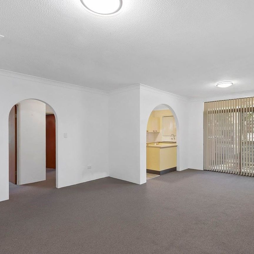 Large 2 Bedroom Unit - Great Location - Photo 1