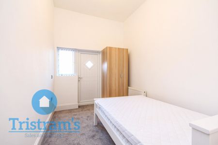 2 bed Apartment for Rent - Photo 3